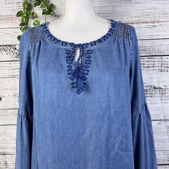Southern Tide Blouse Tunic size Small Denim Jean Tencel Peasant Boho Tassels - Picture 3 of 16